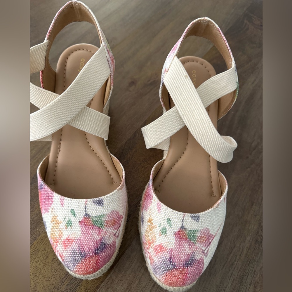 Easy Spirit Women’s size 7.5 Floral Canvas Espadrille Wedges